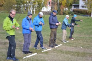 God kasting i kjølig høstvær på Lillehammer